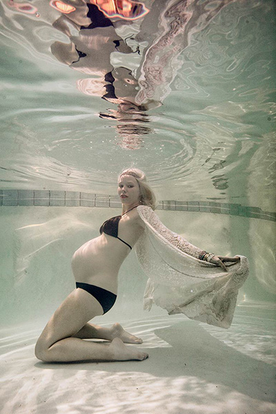 Underwater maternity, Maternity pictures underwater, baby bump, creative maternity, amazing maternity pictures, water birth, kevin beasley, maternity picture ideas